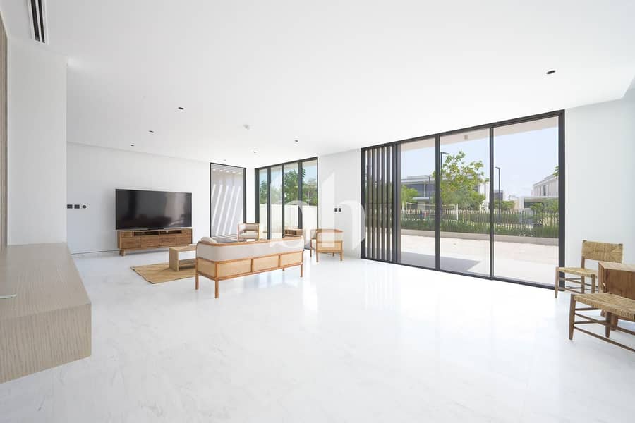 Brand New | Park Backing | Exclusive