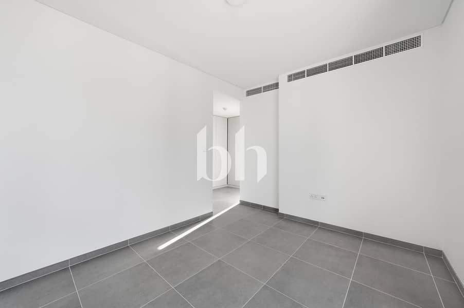 Great Location | Vacant on Transfer | Spacious - Image 13