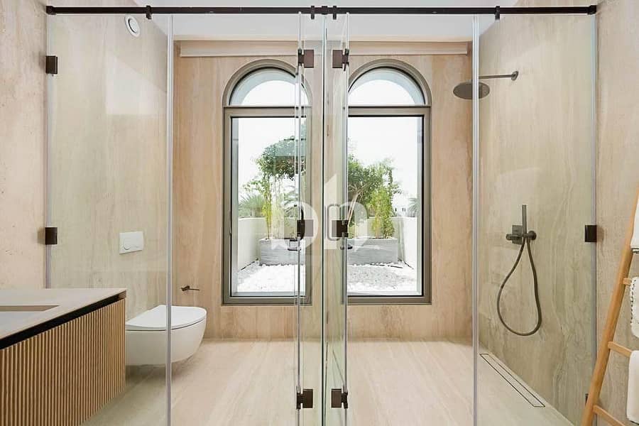 Brand New Upgraded | Garden Hall | Skyline Views - Image 22