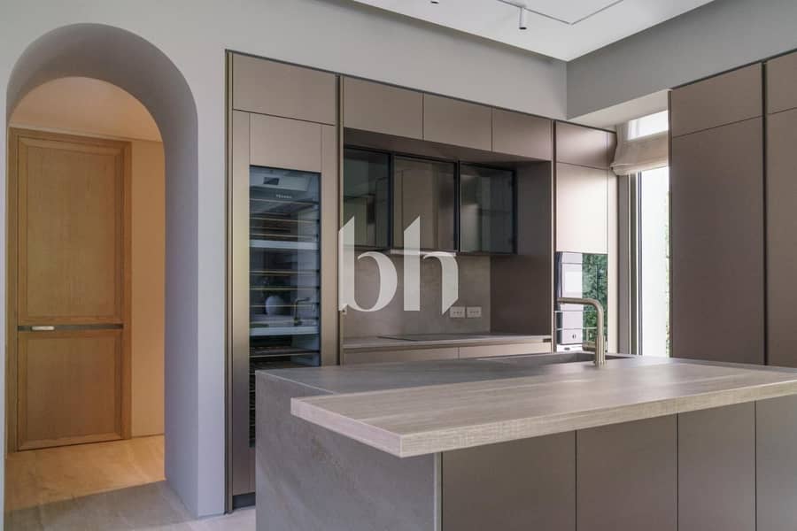 Brand New Upgraded | Garden Hall | Skyline Views - Image 29