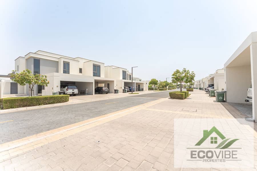 Spacious 4BR + Maid’s | Unfurnished | Maple 3 for Rent