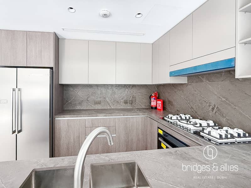 UPGRADED UNIT | LANDSCAPE AND KITCHEN APPLIANCES - Image 15