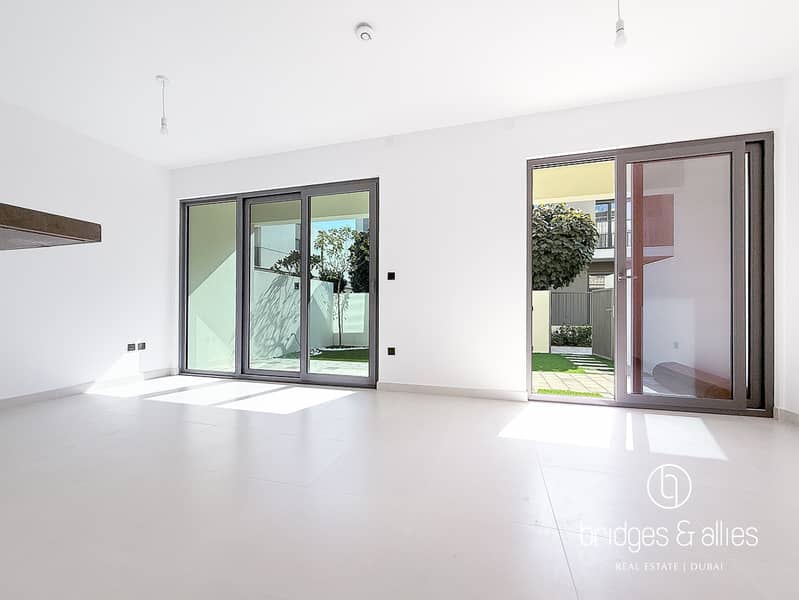 UPGRADED UNIT | LANDSCAPE AND KITCHEN APPLIANCES - Image 19