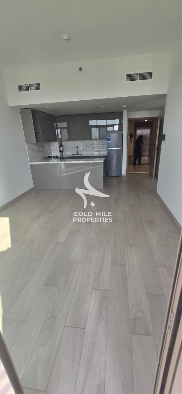 Prime Location - Ready to Move - Brand New - Image 9