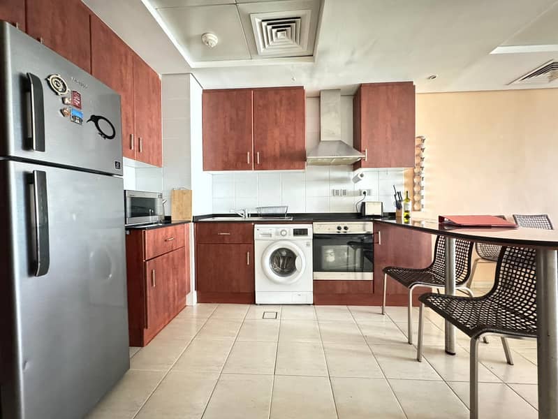 Lake View 1BR | 3 Min to Metro | Bright Apartment