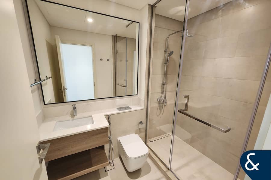 Green backing | Aston Style | 4 Bed - Image 9