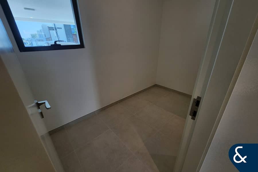 Green backing | Aston Style | 4 Bed - Image 11