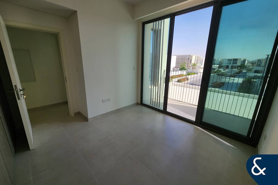 Green backing | Aston Style | 4 Bed - Image 21