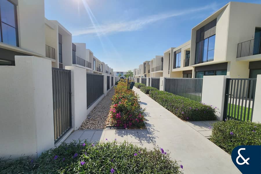 Green backing | Aston Style | 4 Bed - Image 24