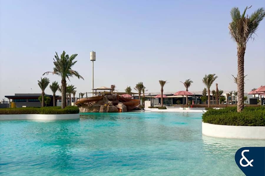 Green backing | Aston Style | 4 Bed - Image 27