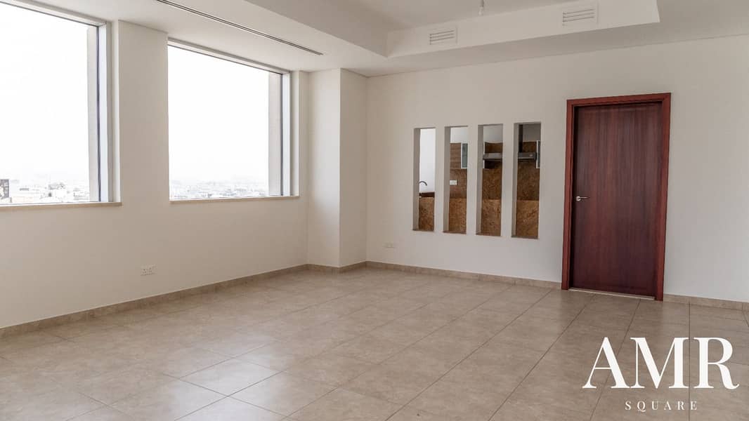 Clock Tower View | Unfurnished | High Floor