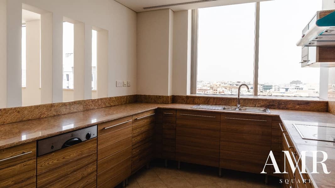 Clock Tower View | Unfurnished | High Floor - Image 9