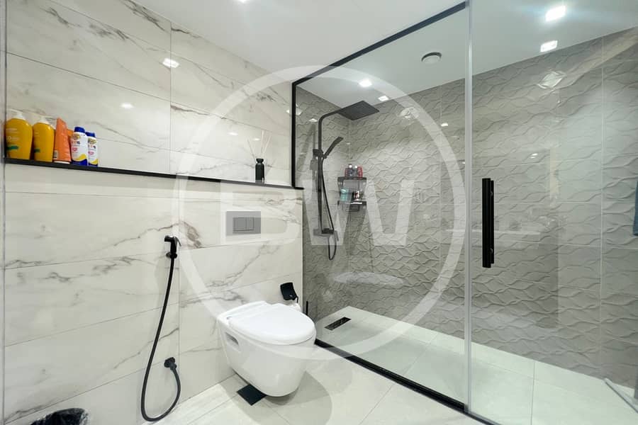 EXCLUSIVE | LAKE VIEW | 3,822 SQFT PLOT - Image 12