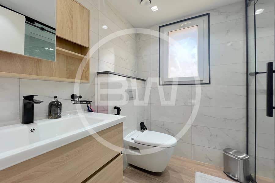 EXCLUSIVE | LAKE VIEW | 3,822 SQFT PLOT - Image 13