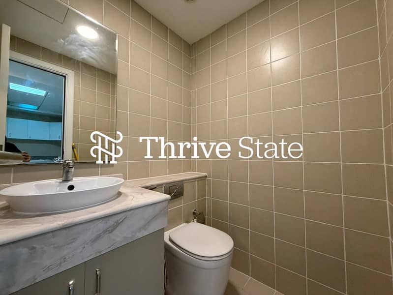 Upgraded | Vacant | Large Layout - Image 8