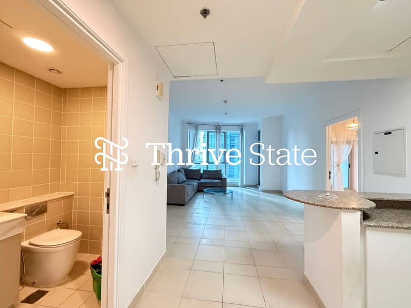 Upgraded | Vacant | Large Layout - Image 9