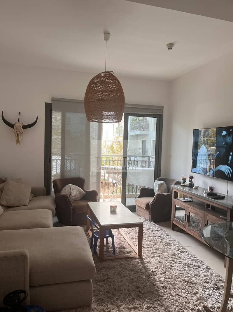 Modern 2-Bedroom Apartment with Park & Pool Views | SAFI 2A, Town Square