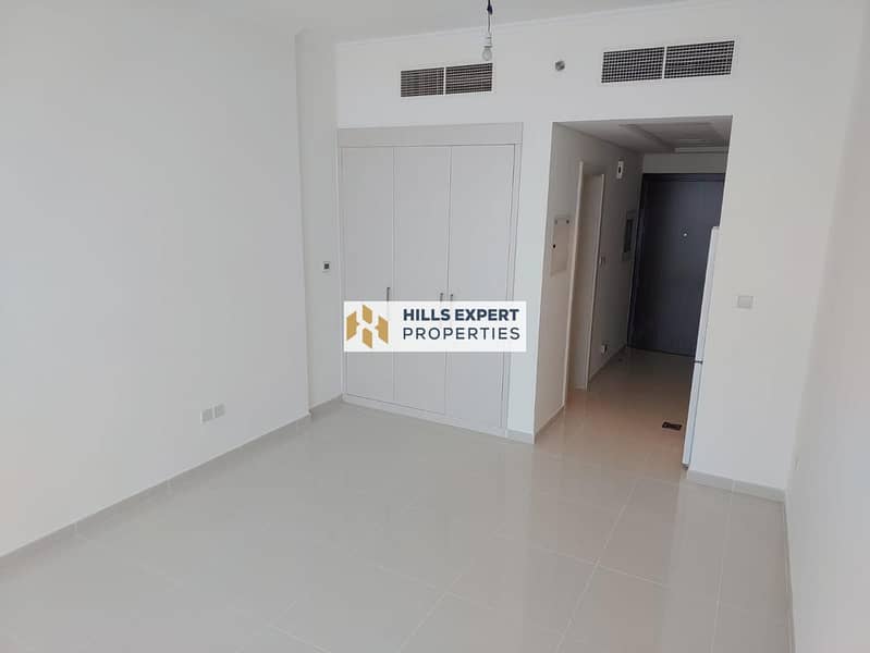 UNFURNISHED STUDIO | VACANT | AMAZING DEAL