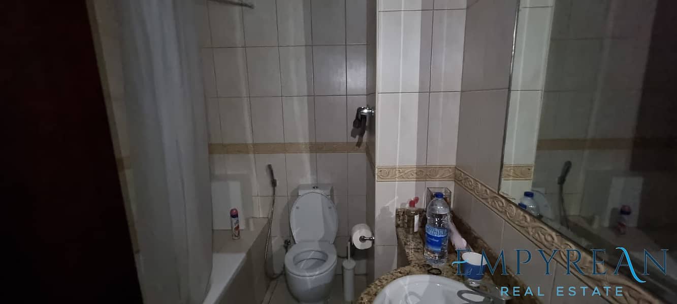 ONE BR|MARINA VIEW|MID FLOOR| EQUIPPED KITCHEN |WELL MAINTAINED - Image 9