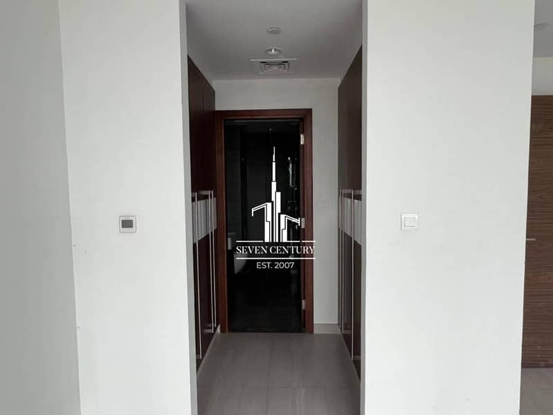 Spacious 1BHK | NEAR METRO | Amazing View - Image 8