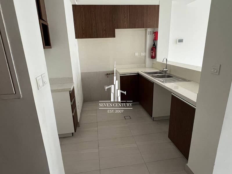 Spacious 1BHK | NEAR METRO | Amazing View - Image 11