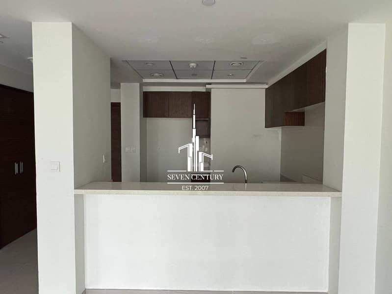 Spacious 1BHK | NEAR METRO | Amazing View - Image 12