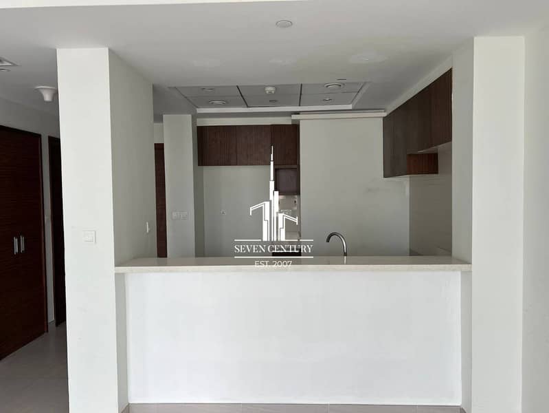 Spacious 1BHK | NEAR METRO | Amazing View - Image 13
