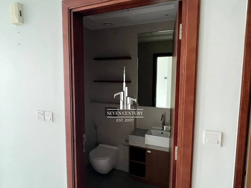 Spacious 1BHK | NEAR METRO | Amazing View - Image 17