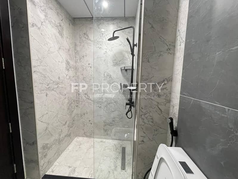 Brand New Studio |Luxury Style |Great Investment - Image 8