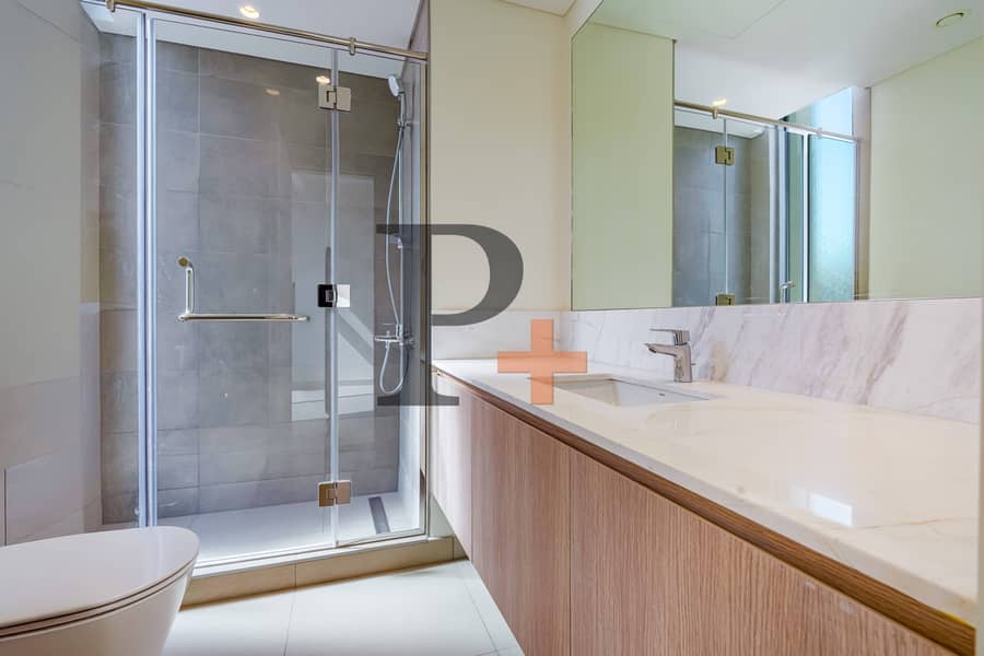 Single Row | Beachfront Living | Limited Vaccant - Image 7