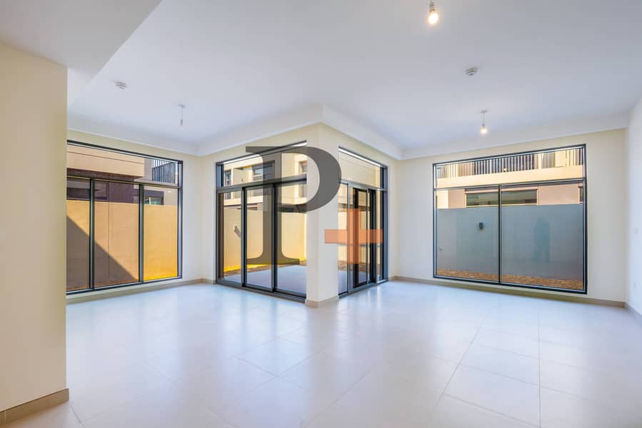 End SD | Landscaped | Steps to Amenities |Mortgage