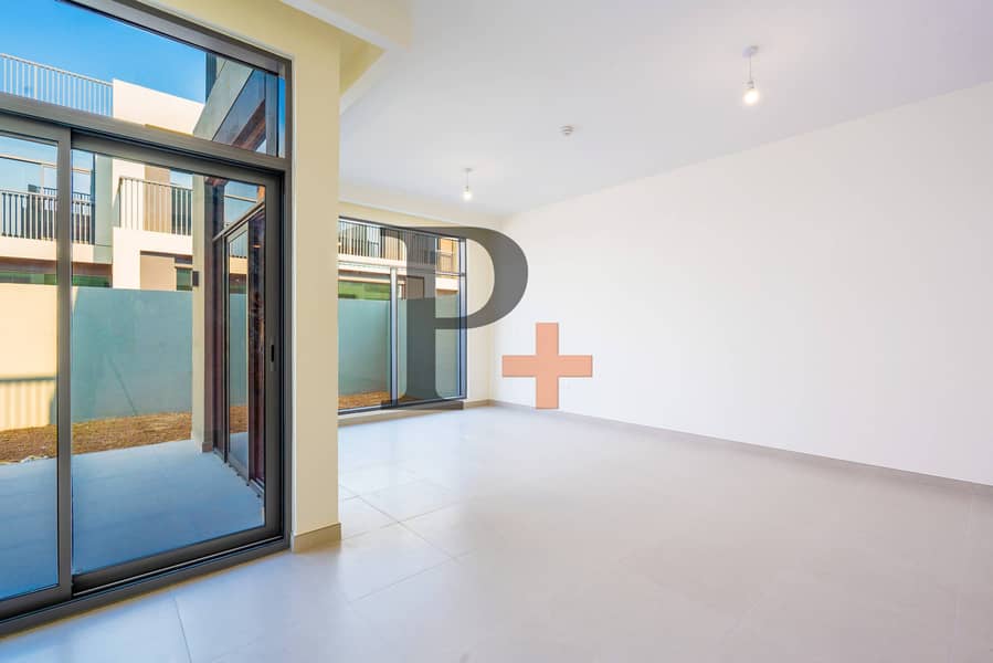 End SD | Landscaped | Steps to Amenities |Mortgage