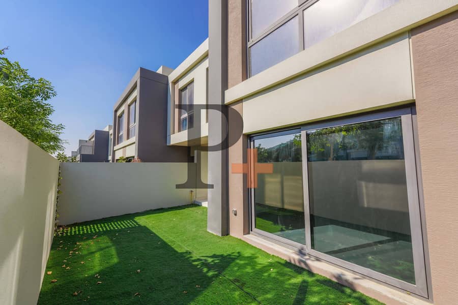 Park View Villa |Bright mornings| Lush Green Views