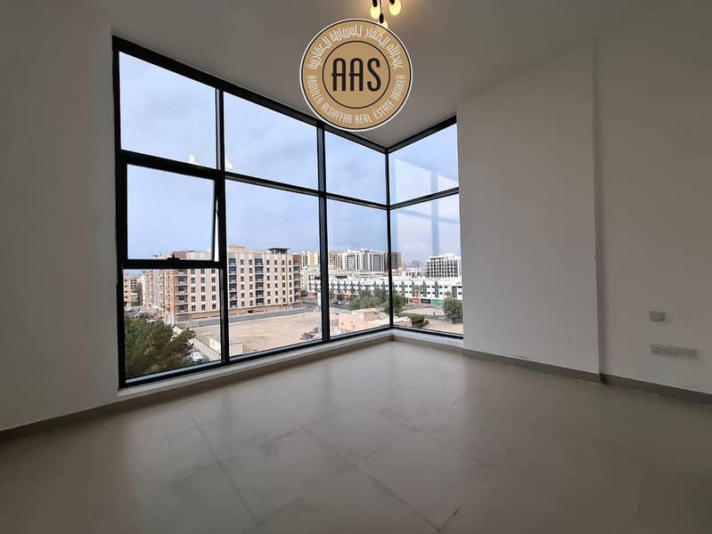 In prime location front of metro brand new lavish huge 3bhk with maid's room - Image 11