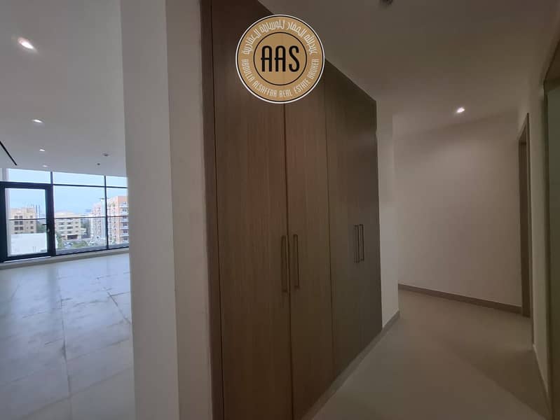 In prime location front of metro brand new lavish huge 3bhk with maid's room - Image 16