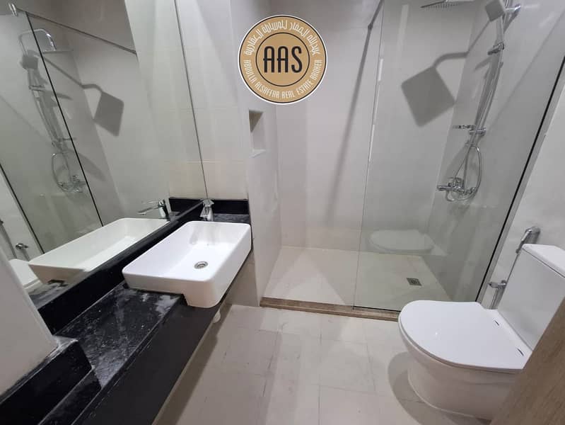 In prime location front of metro brand new lavish huge 3bhk with maid's room - Image 17