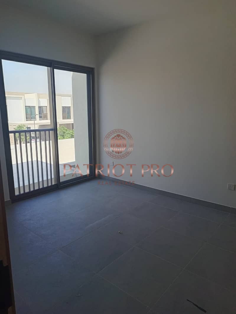 Brand new! Single row! Ready to move - Image 6