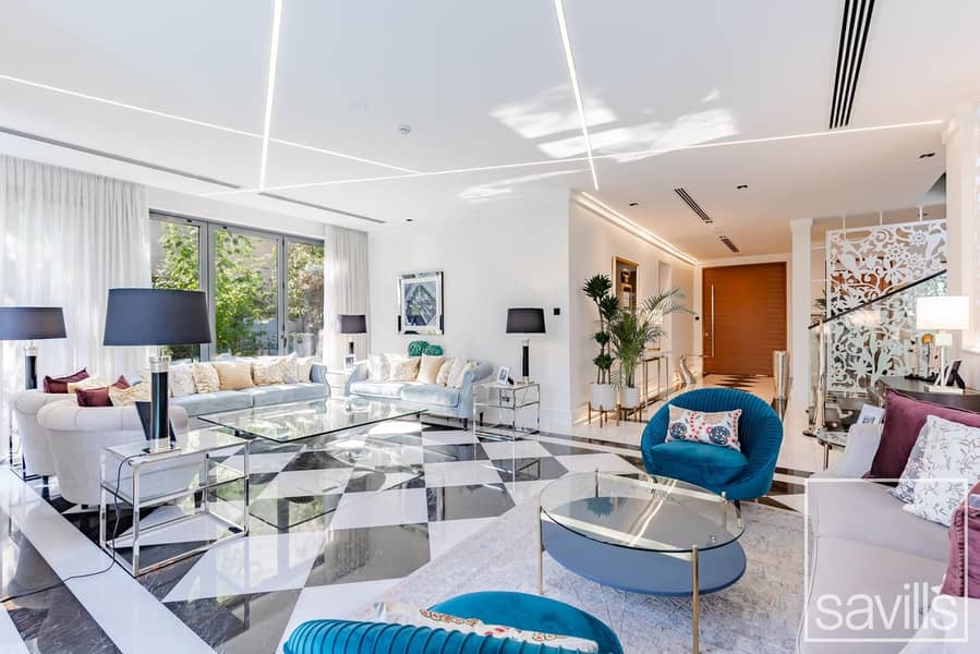 Furnished | Upgraded | Infinity Pool | Lake View