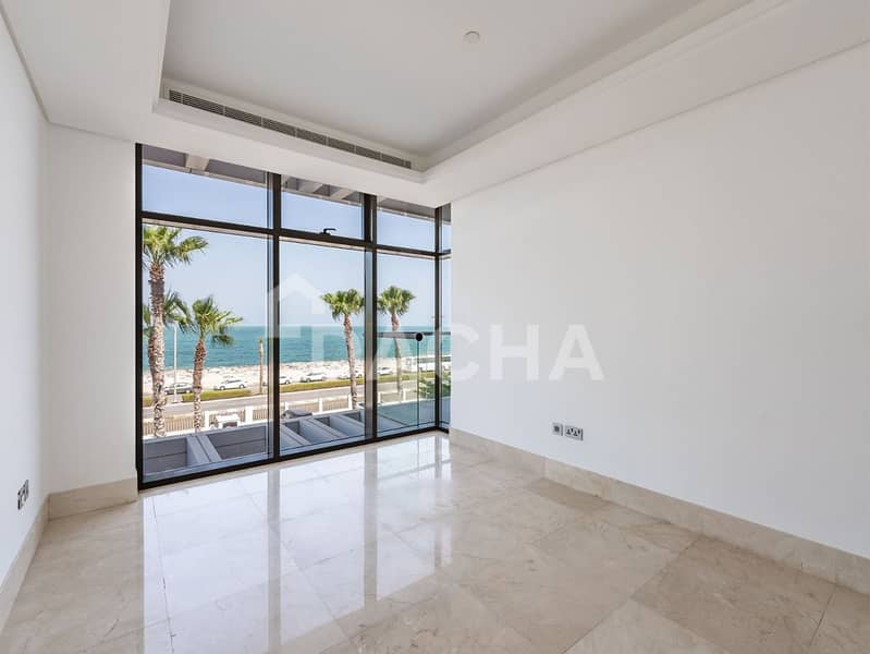 New To Market | Sea View | Vacant