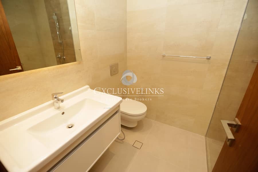 Marina View | Luxury Building | Vacant - Image 7