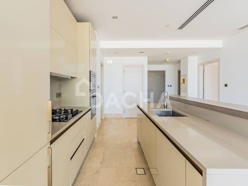 New To Market | Sea View | Vacant - Image 7