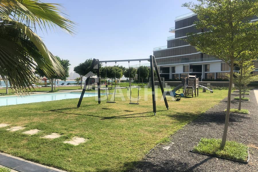 New To Market | Sea View | Vacant - Image 29