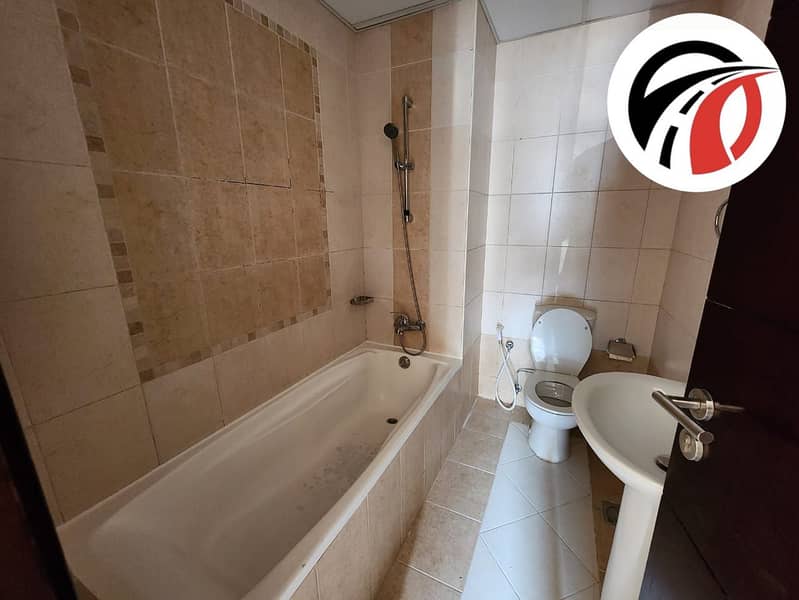 Spacious 2bhk apartment closed kitchen/ center of arjan - Image 10