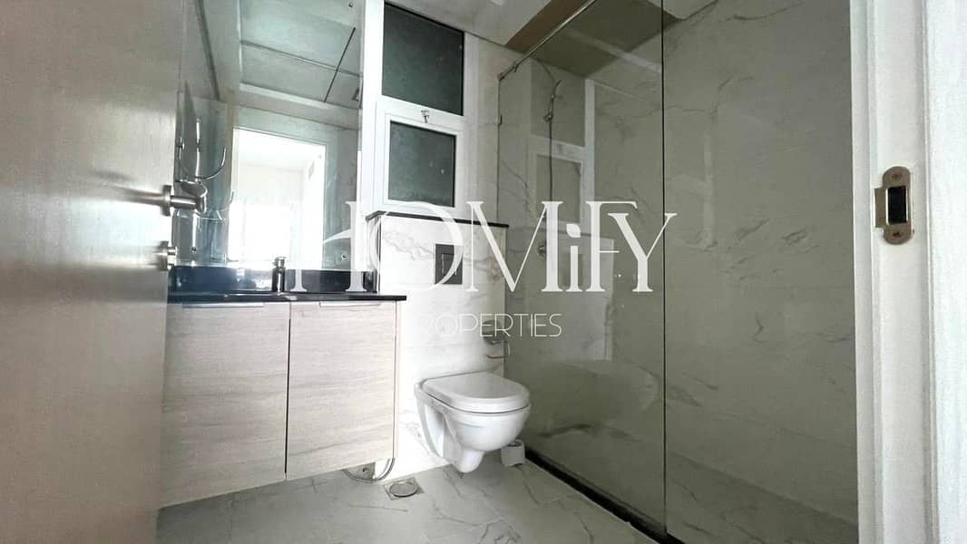 Ready to Move | Huge Layout | Prime Location - Image 7