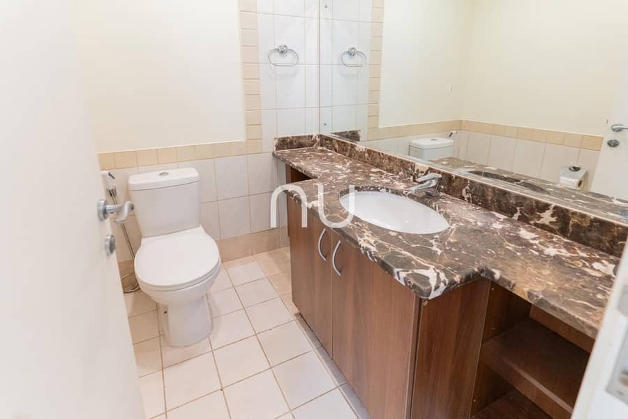 Type 3E | Lake View | Well-Maintained | Vacant - Image 10