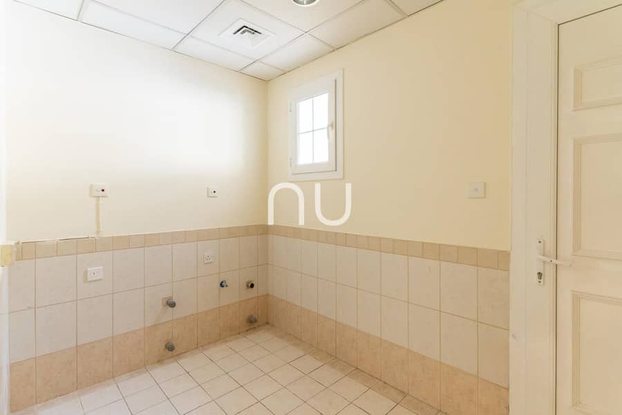 Type 3E | Lake View | Well-Maintained | Vacant - Image 11