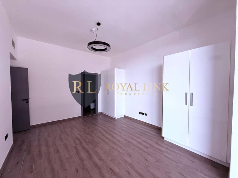 Multiple Cheques | Spacious Layout | Vacant in Jan