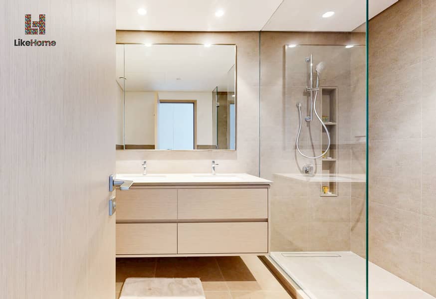 NEW YEARS WITH BEST VIEW IN DUBAI - PRICE CAN BE NAGOTIABLE -Offer for Grande Apartment | Balcony View of Burj Khalifa - Image 9