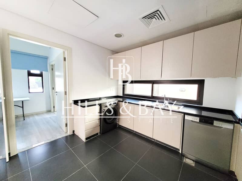 Family-Favorite Villa | Furnished | End Unit - Image 9