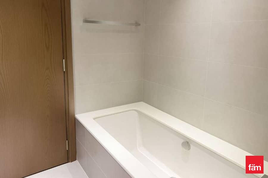 Low Floor | Furnished L Spacious L Pet Friendly - Image 7